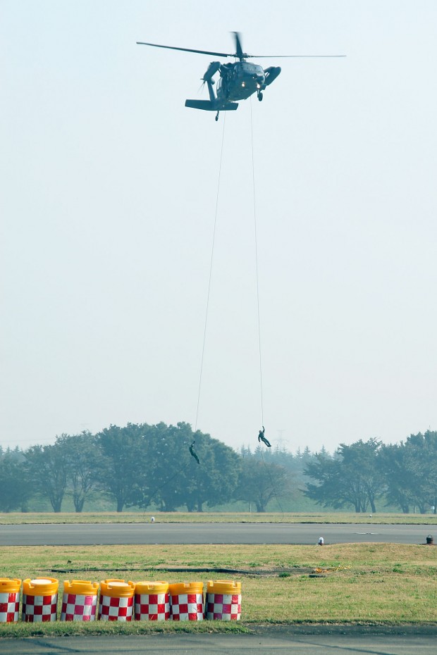 輸送ヘリコプター無料写真素材019