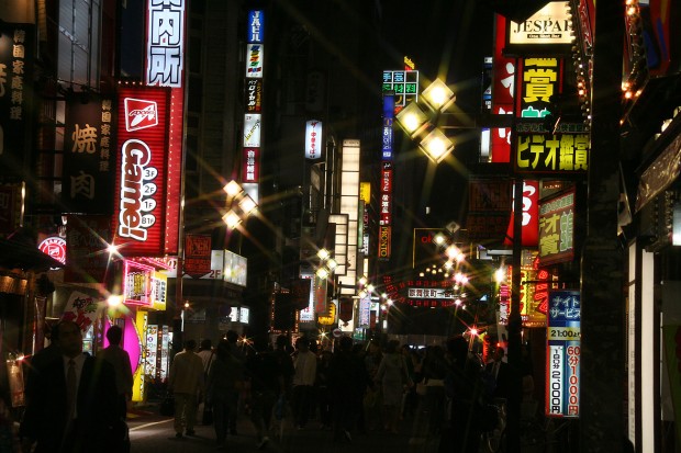 新宿東口・夜景（歌舞伎町）無料写真素材071
