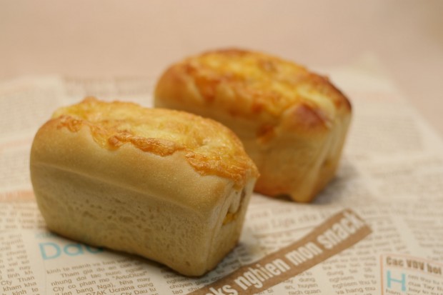 パン（コーンチーズのミニ食）フリー写真素材038