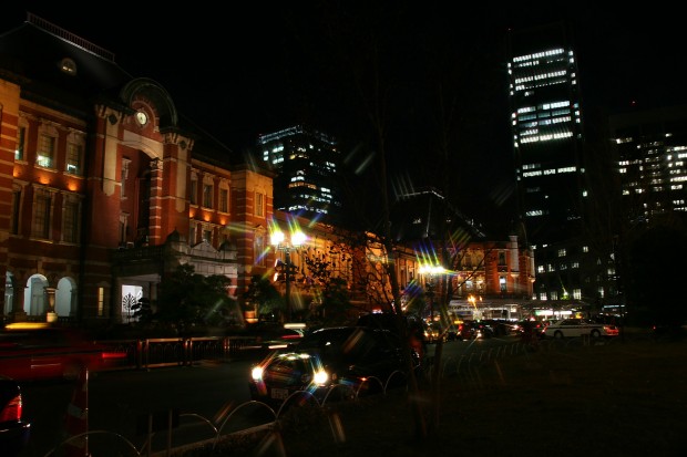 夜の東京駅フリー写真素材05