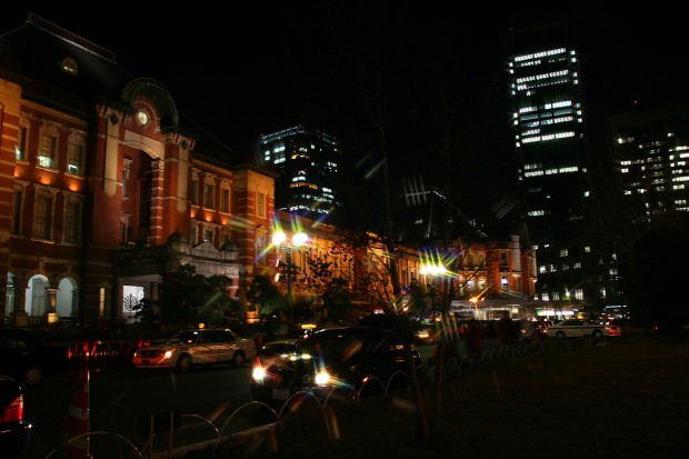 夜の東京駅フリー写真素材06